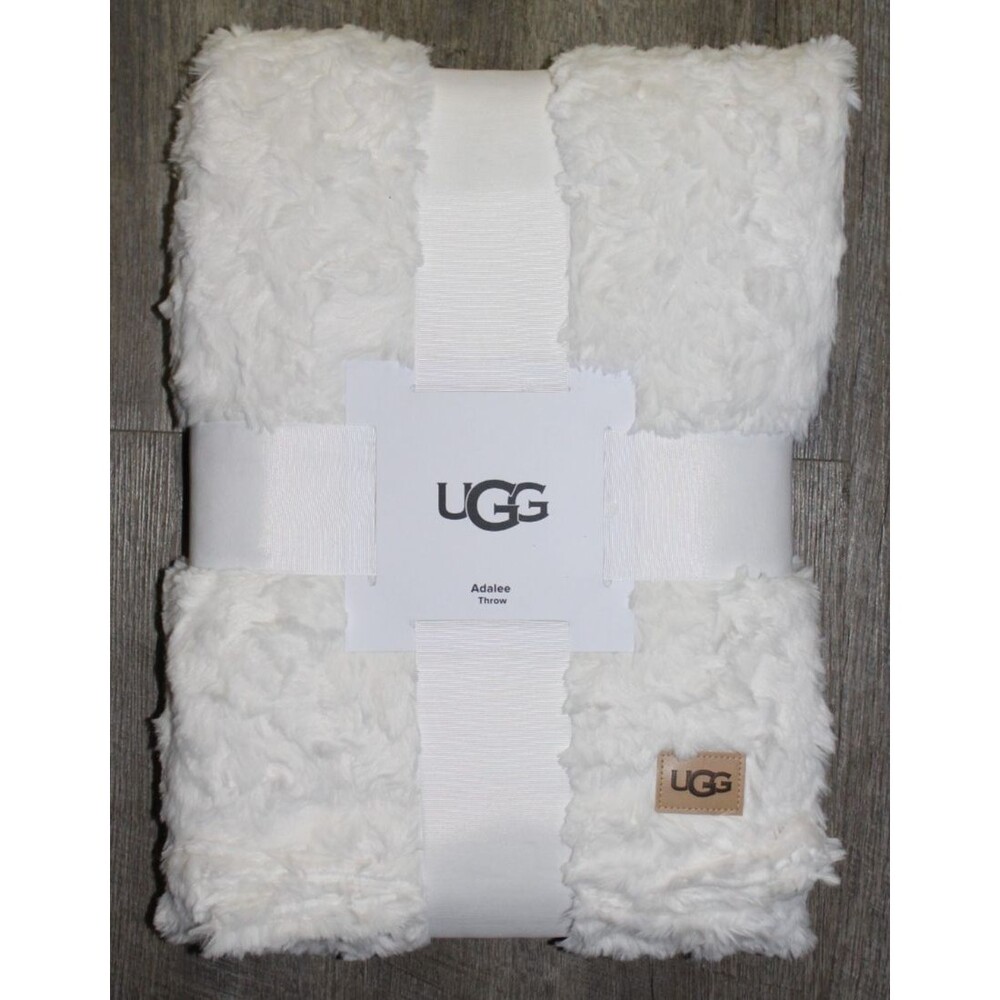 New with Tags UGG Home ADALEE Plush Throw Blanket Natural White 50x 70